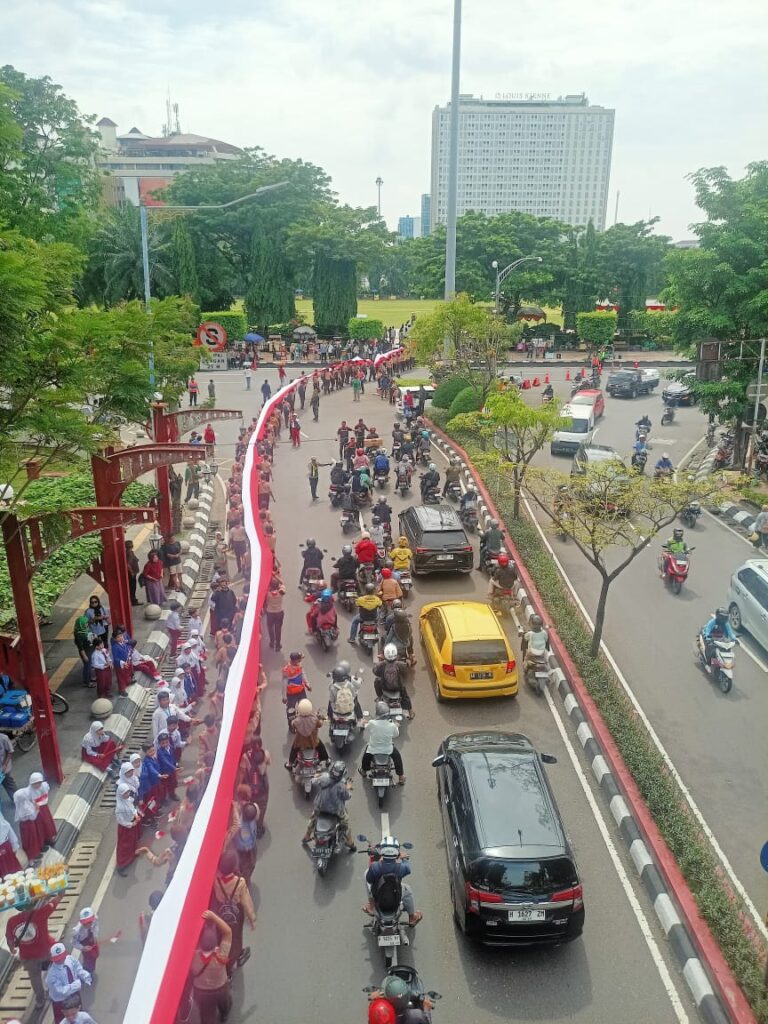Kirab Merah Mutih Indonesia Bersatu Indonesia Maju 1945 Semarang Berlangsung Meriah