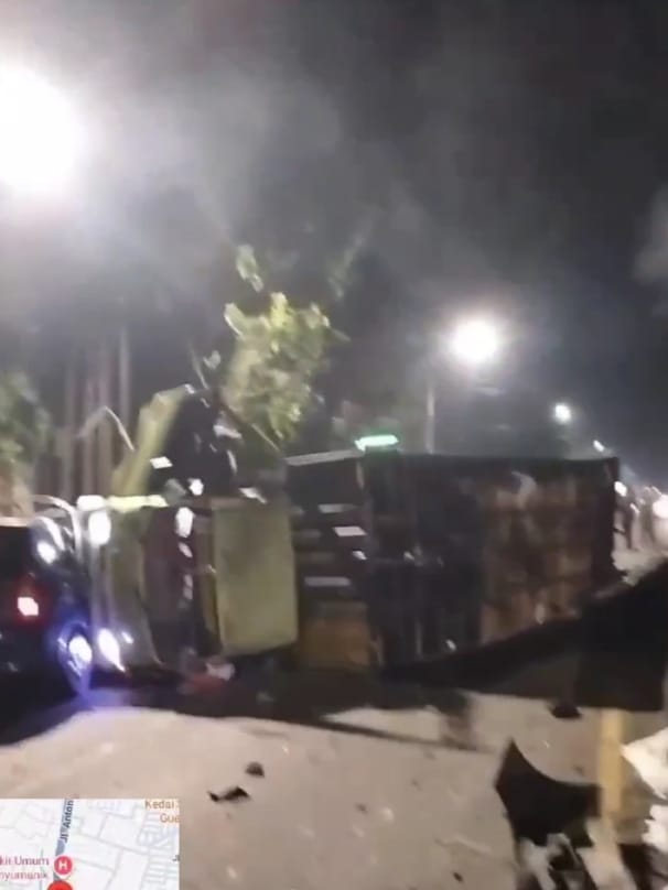 Kecelakaan Beruntun Akibat Truk Alami Rem Blong Terjadi Di Turunan Terminal Banyumanik