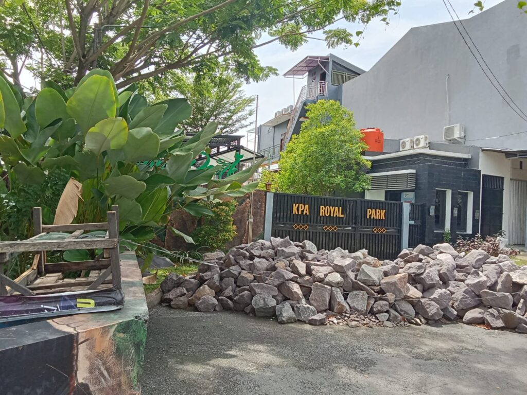 Oknum Diduga Kuasai Tanah Aset Publik, Jalan Umum dan Bekas TPS di Klipang Sendangmulyo