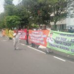 Buntut Aksi unjuk rasa berlanjut, Pekerja dan Perwakilan Subkontraktor Menggelar Aksi Demo di depan Balaikota