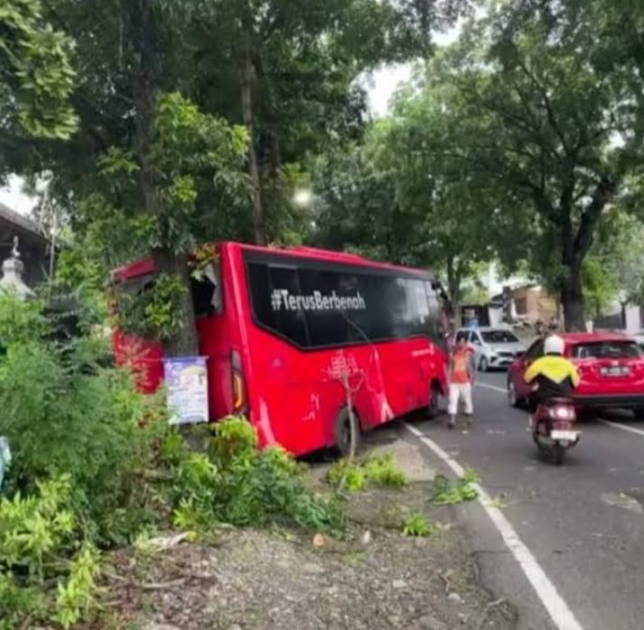 Kecelakaan BRT Trans Semarang Kembali Terjadi, Sorotan Mengarah pada Pengawasan Armada