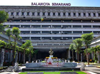 Diduga Sejumlah Mobil Dinas di Kota Semarang Ubah Plat Merah ke Plat Hitam, Awak Media Temukan Bukti Foto