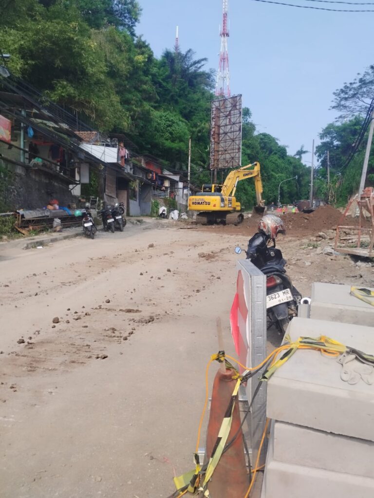 Proyek Perbaikan Jalan Semarang–Jogja Rp181 Miliar Disorot, Ditemukan Dugaan Ketidaksesuaian Pekerjaan Drainase di Gombel Lama