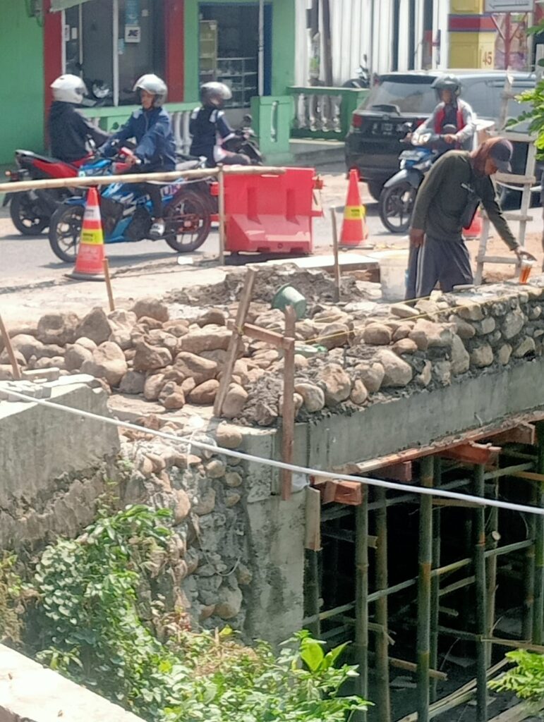 Perbaikan Jalan Kalipancur Dinilai Belum Menyeluruh, Muncul Pertanyaan Soal Penggunaan Anggaran