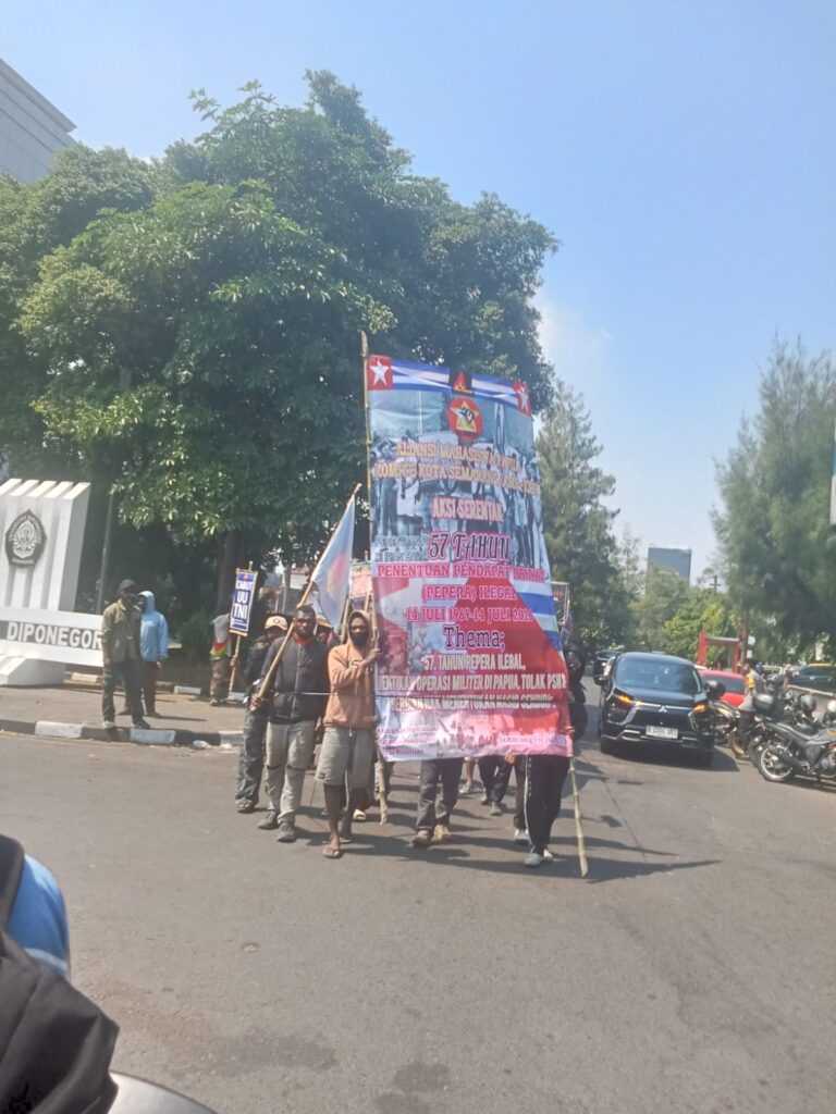 Aliansi Mahasiswa Papua Gelar Aksi di Depan Kantor Gubernur Jateng, Sampaikan 12 Tuntutan Peringatan 57 Tahun PEPERA